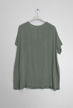 Immagine di CURVY GIRL VISCOSE SUMMER TOP WITH LACE DETAIL.